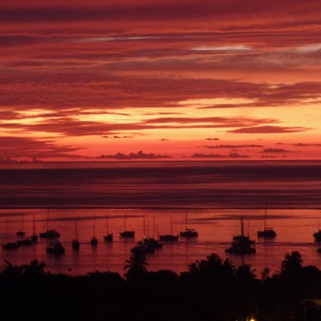 Maeva Sunset View Hotel Пунауиа Екстериор снимка