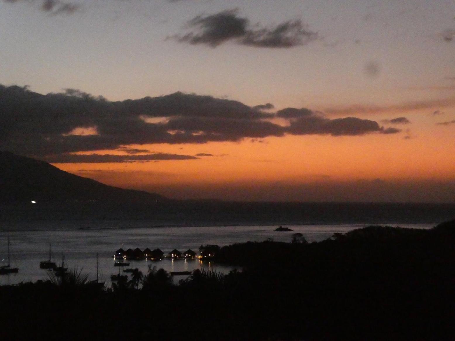 Maeva Sunset View Hotel Пунауиа Екстериор снимка